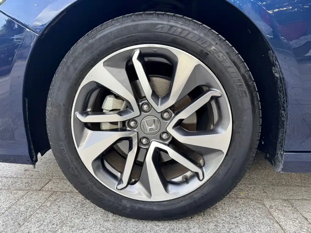 Honda Inspire 2019 — фото 13