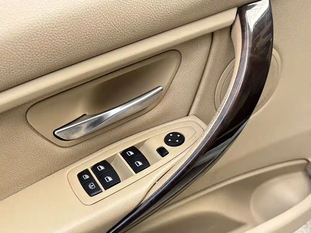 BMW 3 Series 2013 — фото 19