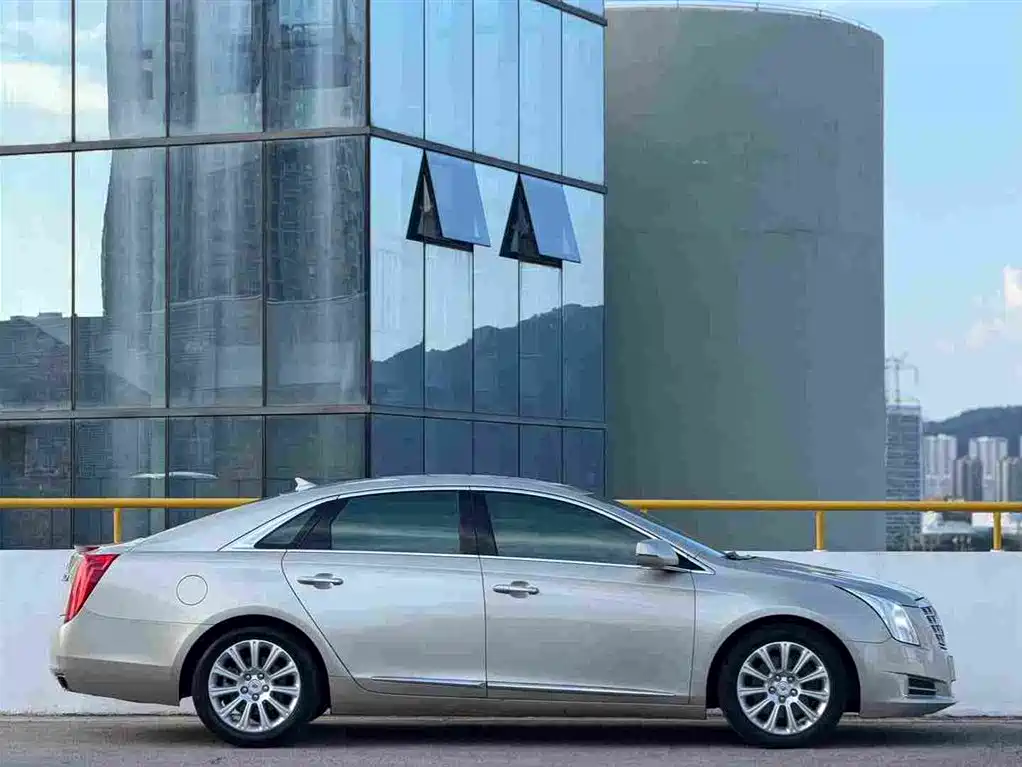 Cadillac XTS 2015 — фото 11