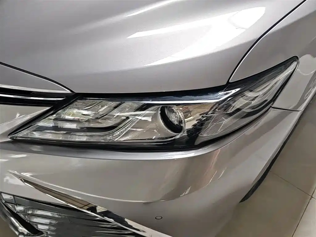 Toyota Camry 2022 — фото 24