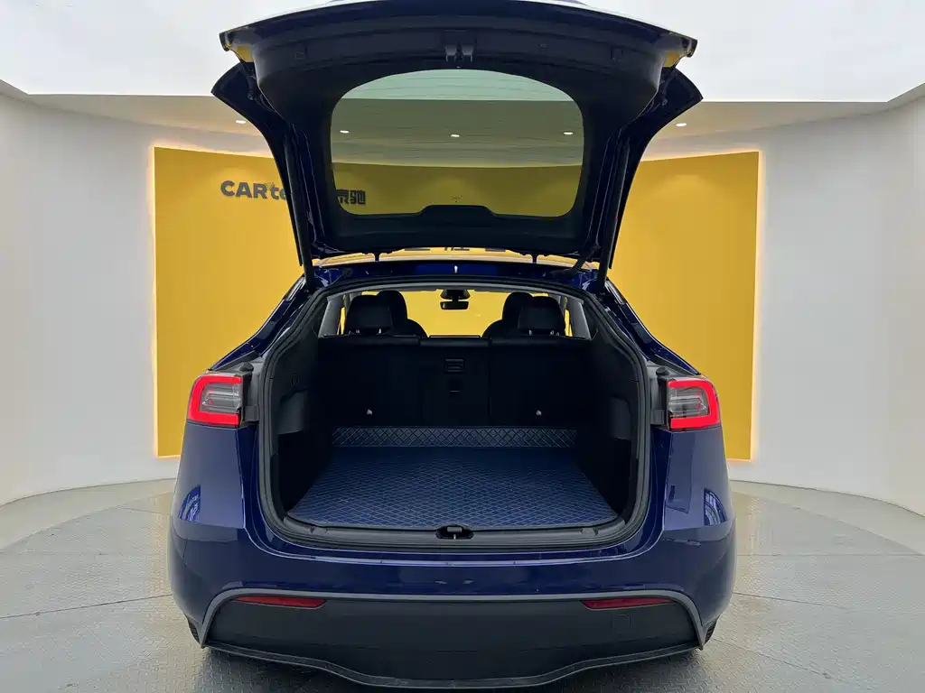 Tesla Model Y 2024 — фото 20
