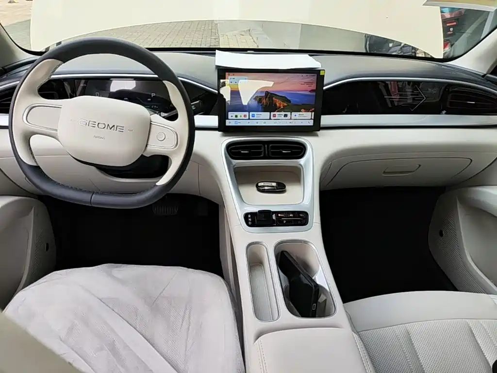 Geely Galaxy Starwish 2026 — фото 10