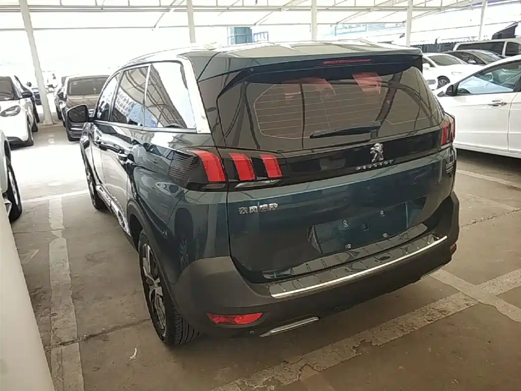 Peugeot 5008 2017 — фото 5