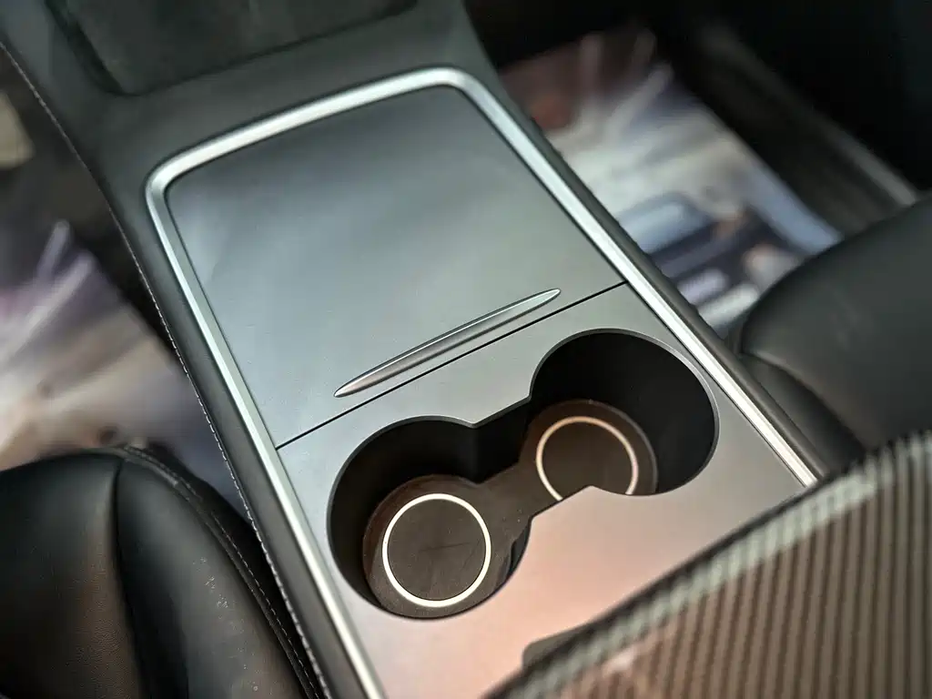 Tesla Model Y 2023 — фото 11