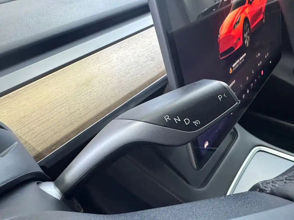 Tesla Model Y 2022 — фото 3