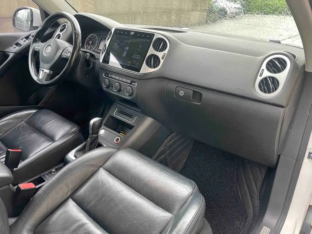 Volkswagen Tiguan 2015 — фото 16