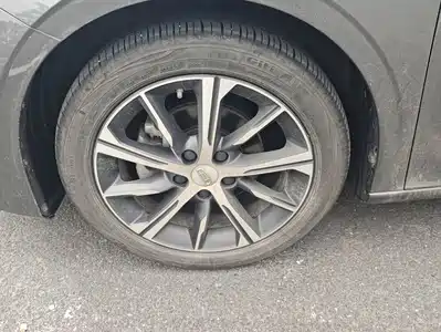 Geely Emgrand 2023