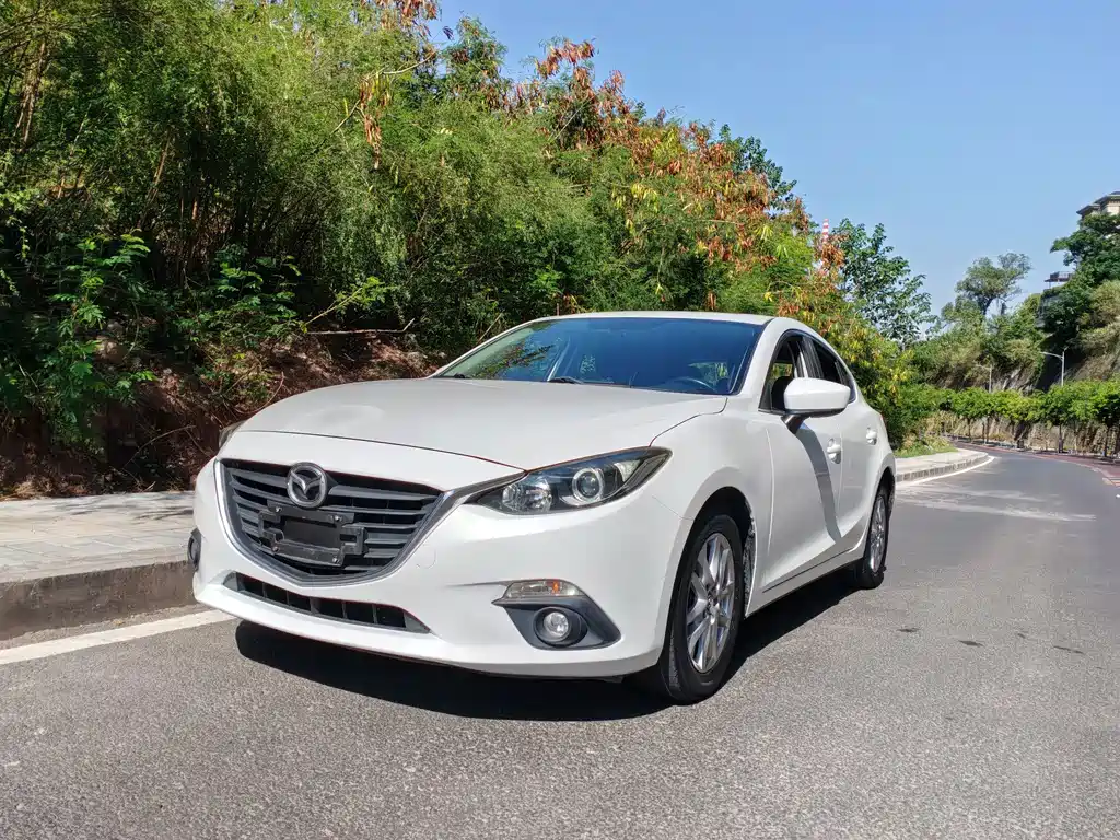 Mazda 3 Angkesela 2015