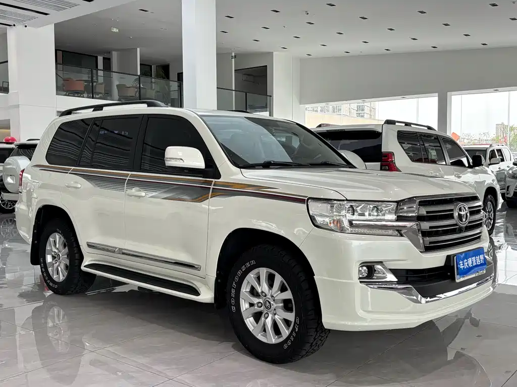 Toyota Land Cruiser 2018 — фото 3