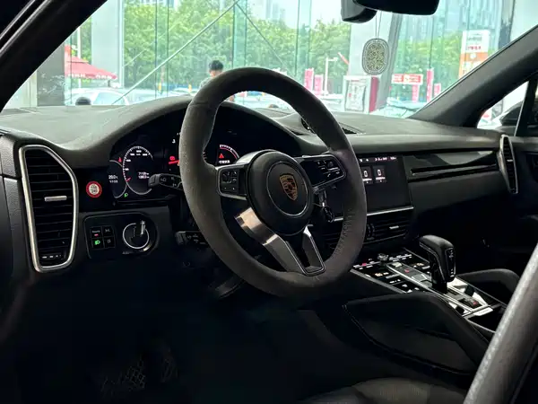 Porsche Cayenne 2021