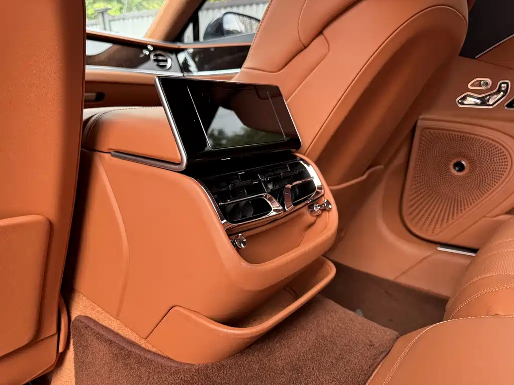 Bentley Flying Spur 2021 — фото 26