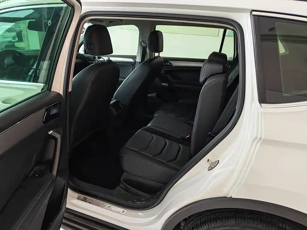 Volkswagen Tiguan L 2018 — фото 5