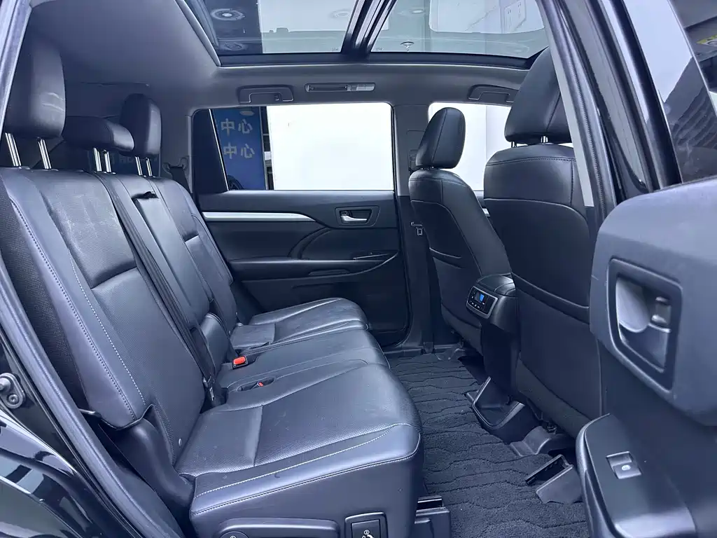 Toyota Highlander 2020 — фото 11