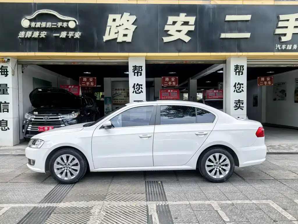 Volkswagen Lavida 2013