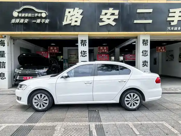 Volkswagen Lavida 2013