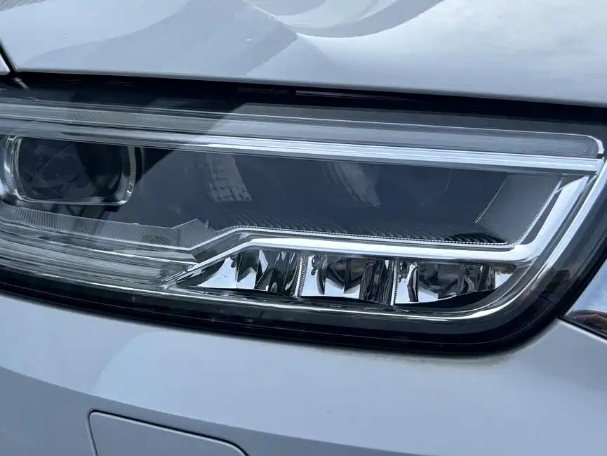 Audi Q3 2018 — фото 12