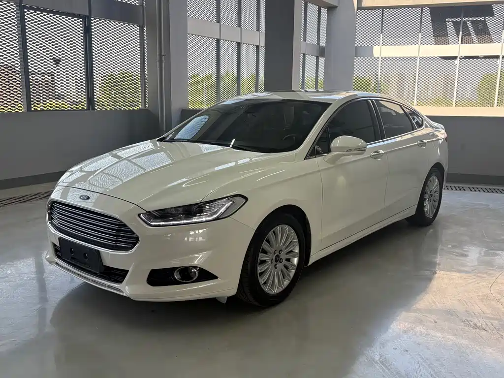 Ford Mondeo 2015 — фото 1