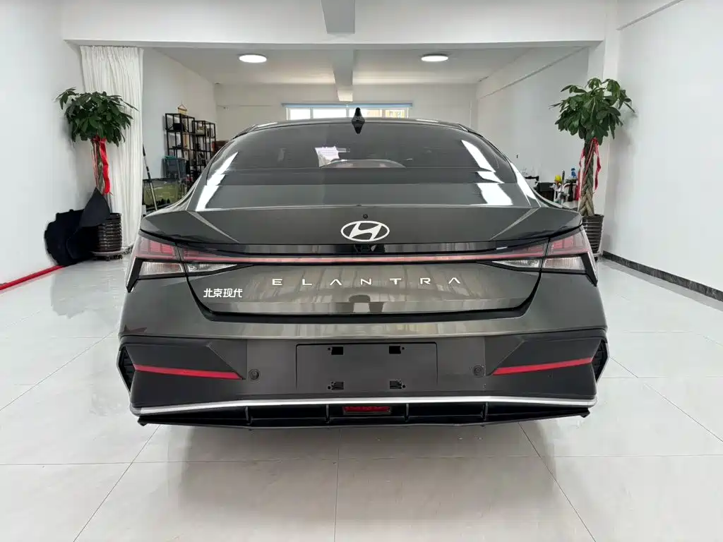 Hyundai Elantra 2023