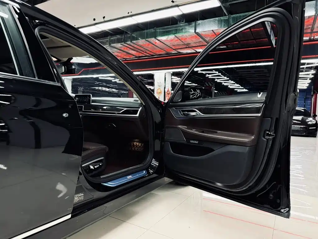 BMW 7 Series 2016 — фото 13