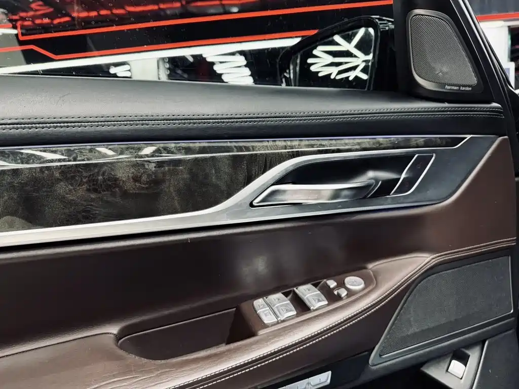 BMW 7 Series 2016 — фото 22