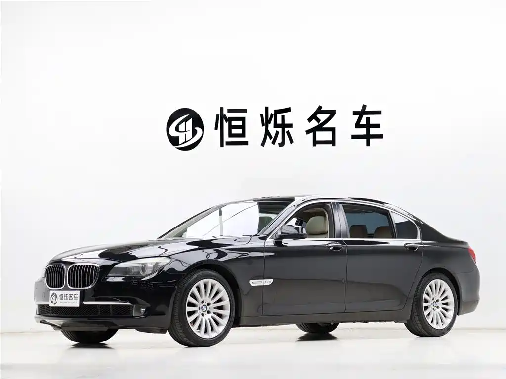 BMW 7 Series 2012 — фото 1