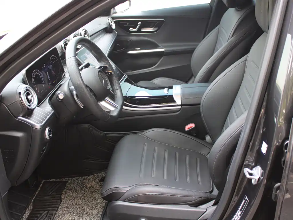 Mercedes-Benz C-Class 2023 — фото 18
