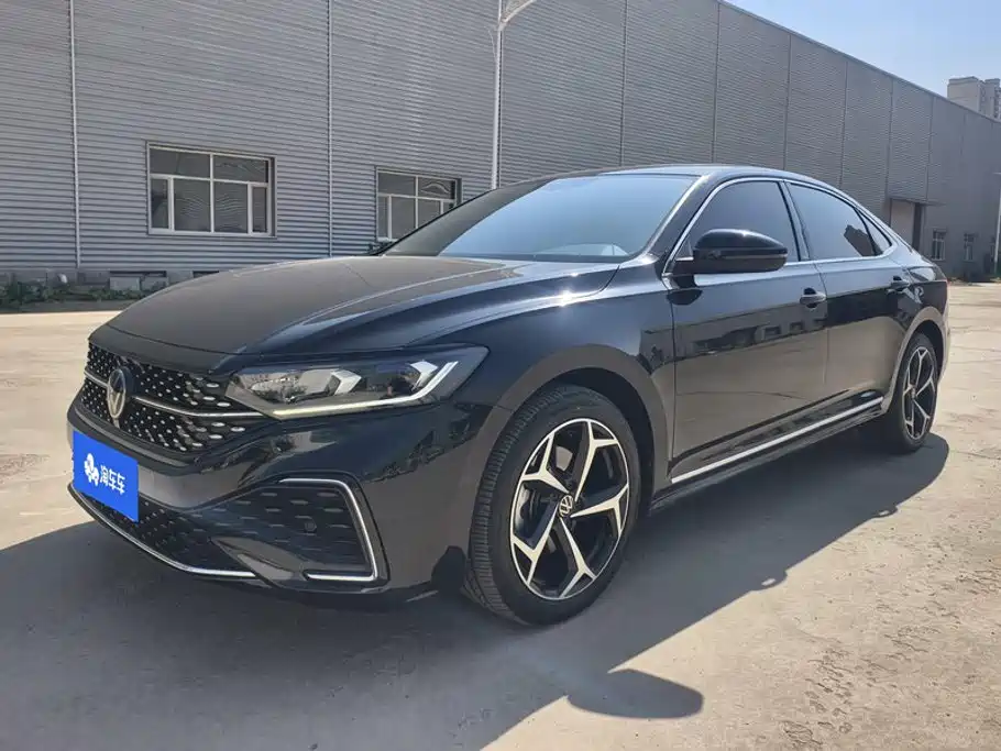 Volkswagen Passat 2024