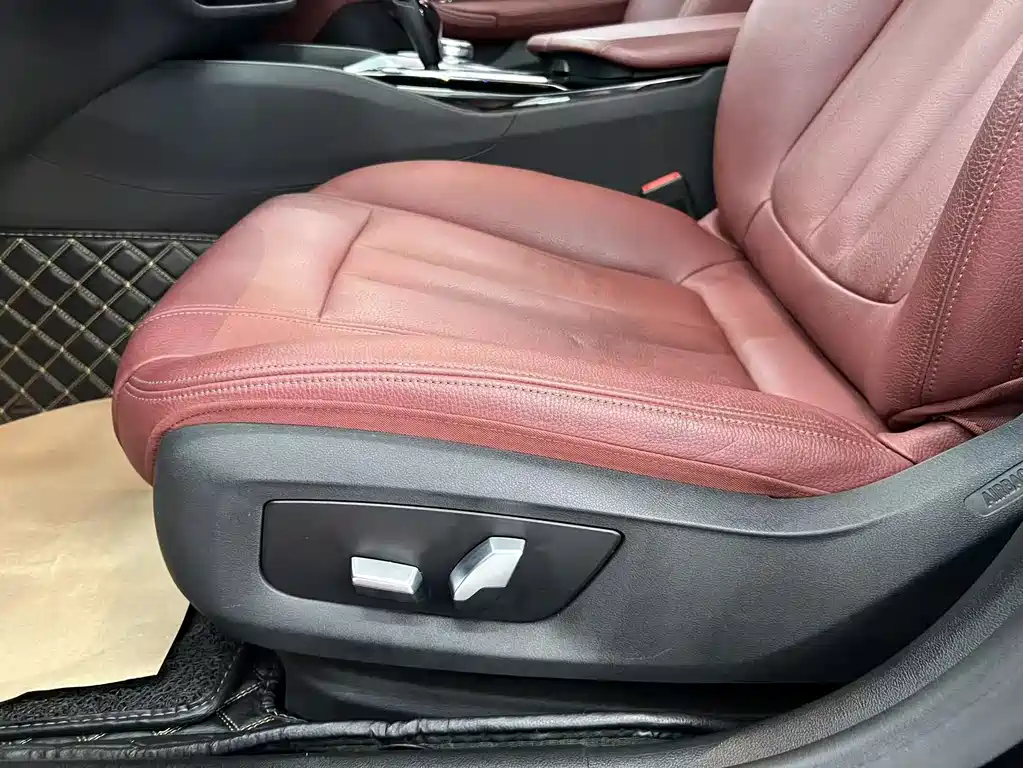 BMW 5 Series 2019 — фото 17