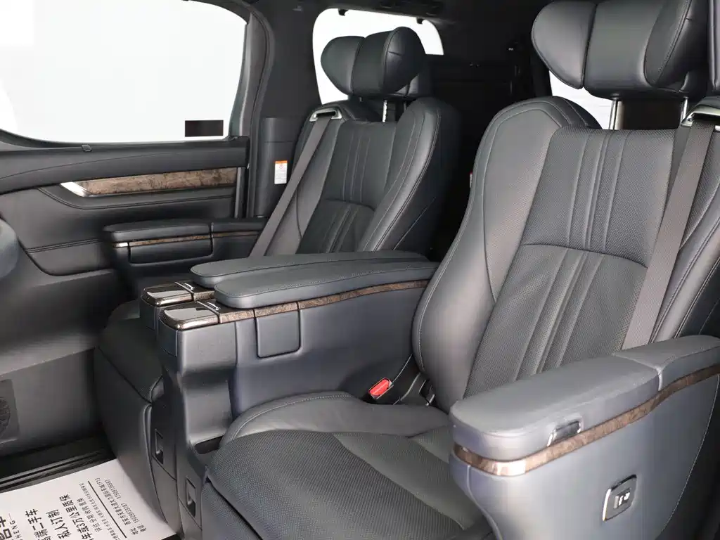 Toyota Alphard 2018 — фото 8