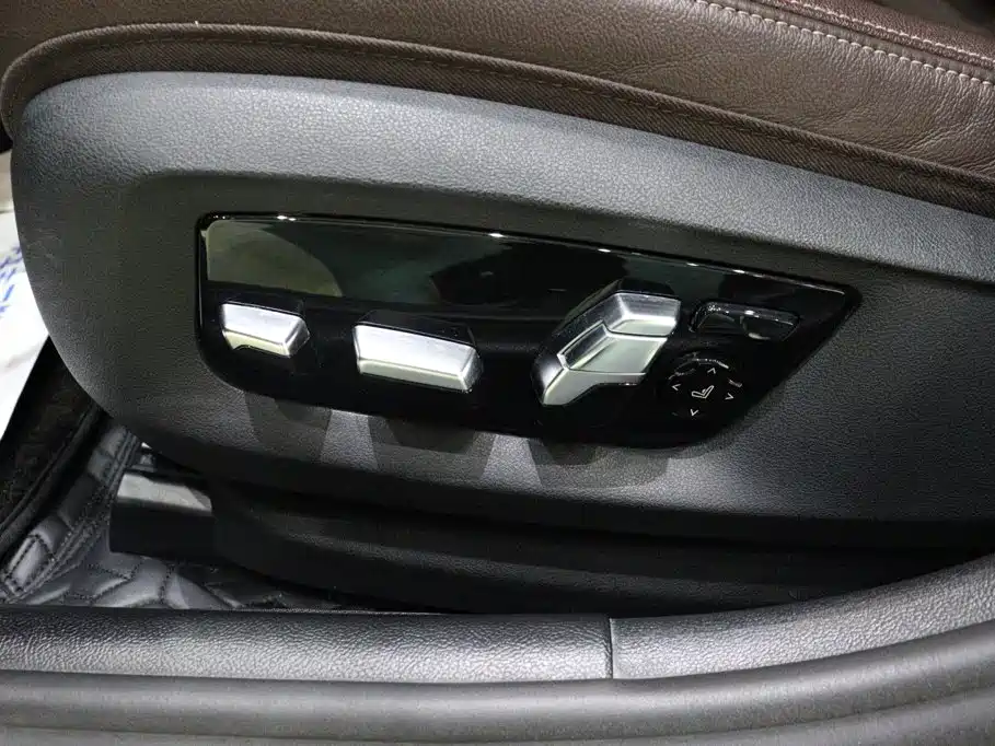 BMW 5 Series New Energy 2022 — фото 20