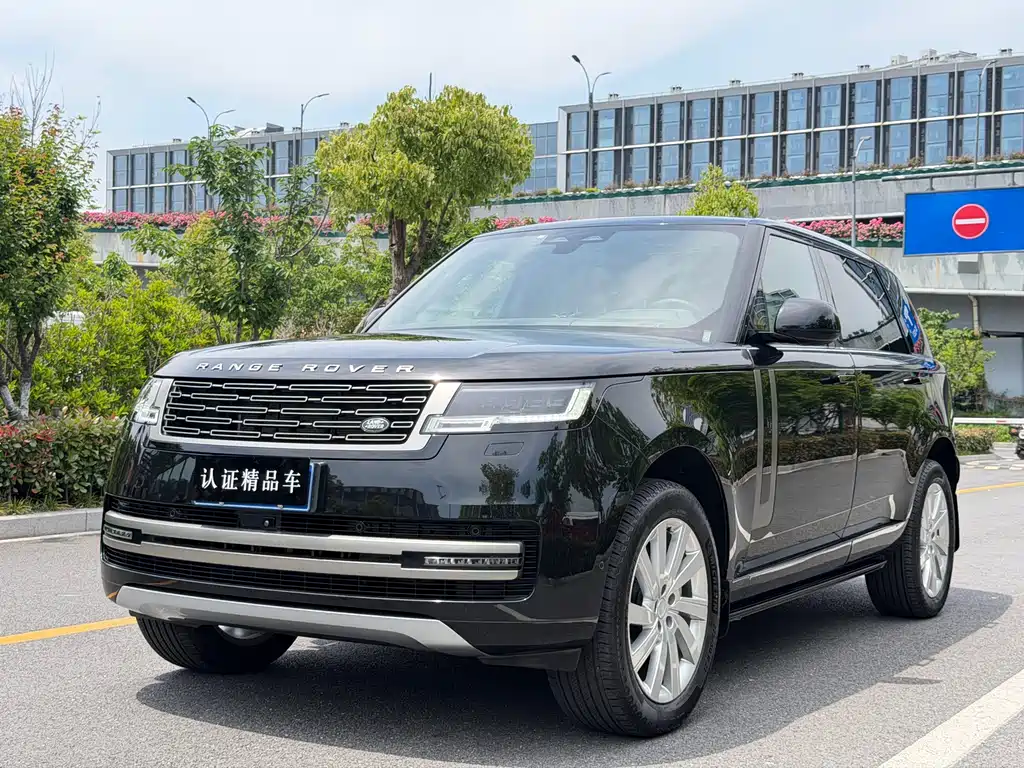 Land Rover Range Rover 2024 — фото 1