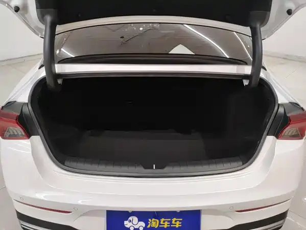 Kia K5 2023