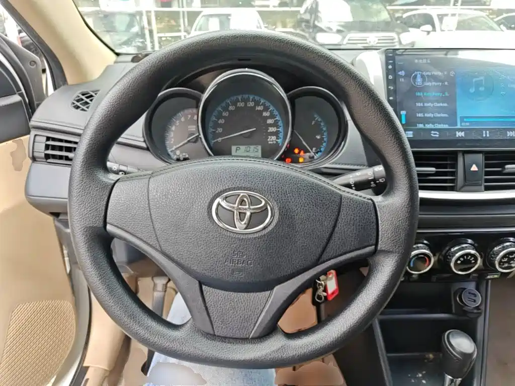 Toyota Yaris L 2018 — фото 11