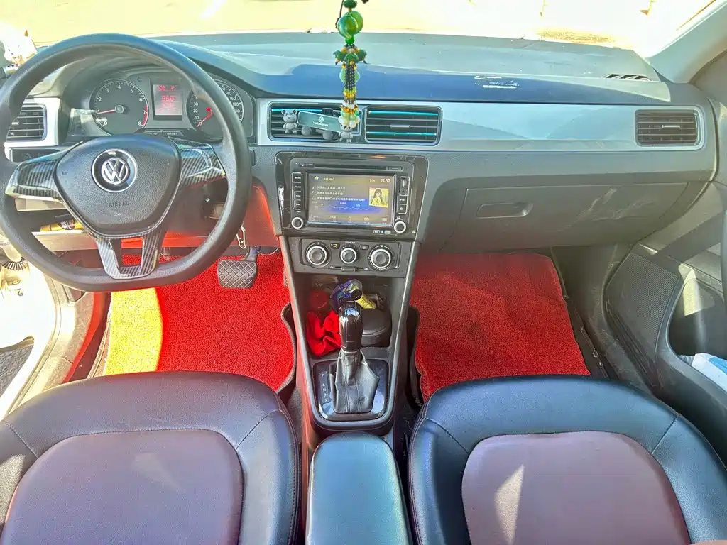 Volkswagen Santana 2015