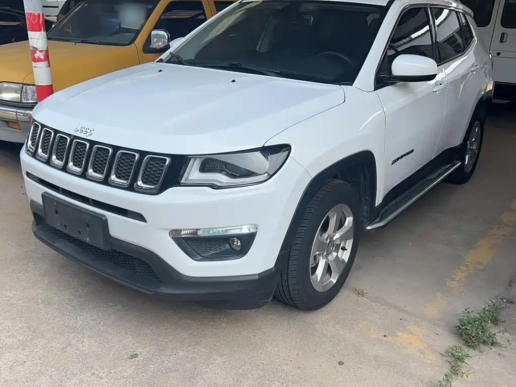 Jeep Compass 2018 — фото 14