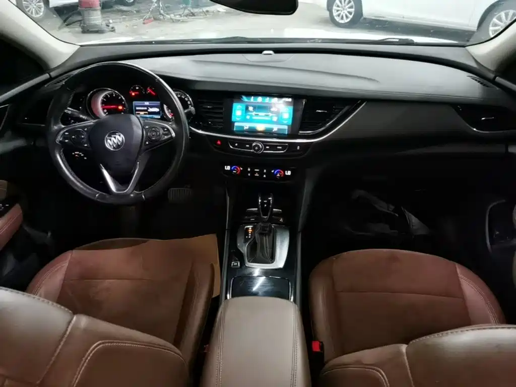 Buick Regal 2020 — фото 10