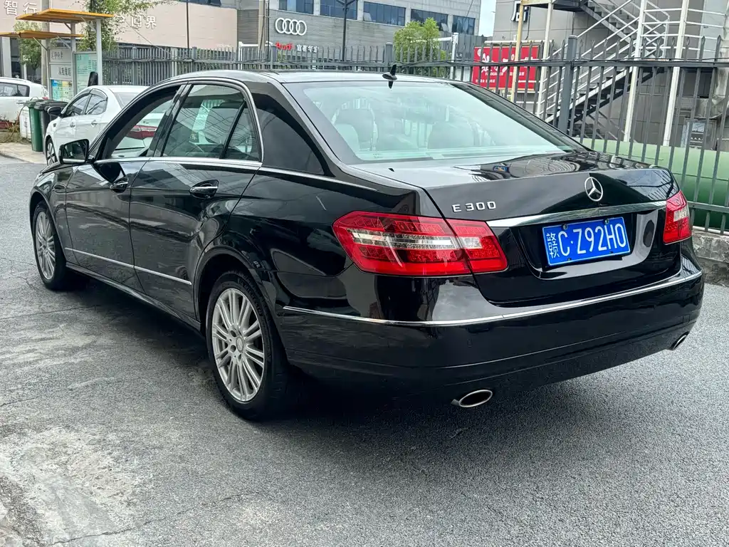 Mercedes-Benz E-Class 2011
