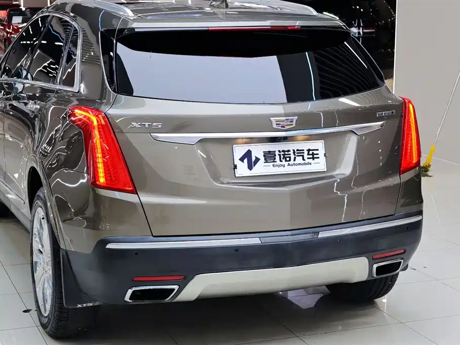 Cadillac XT5 2017 — фото 6