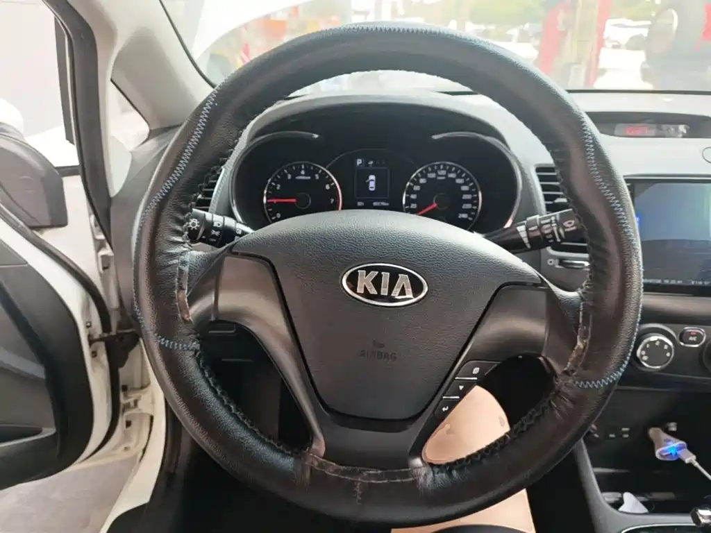 Kia K3 2017 — фото 11