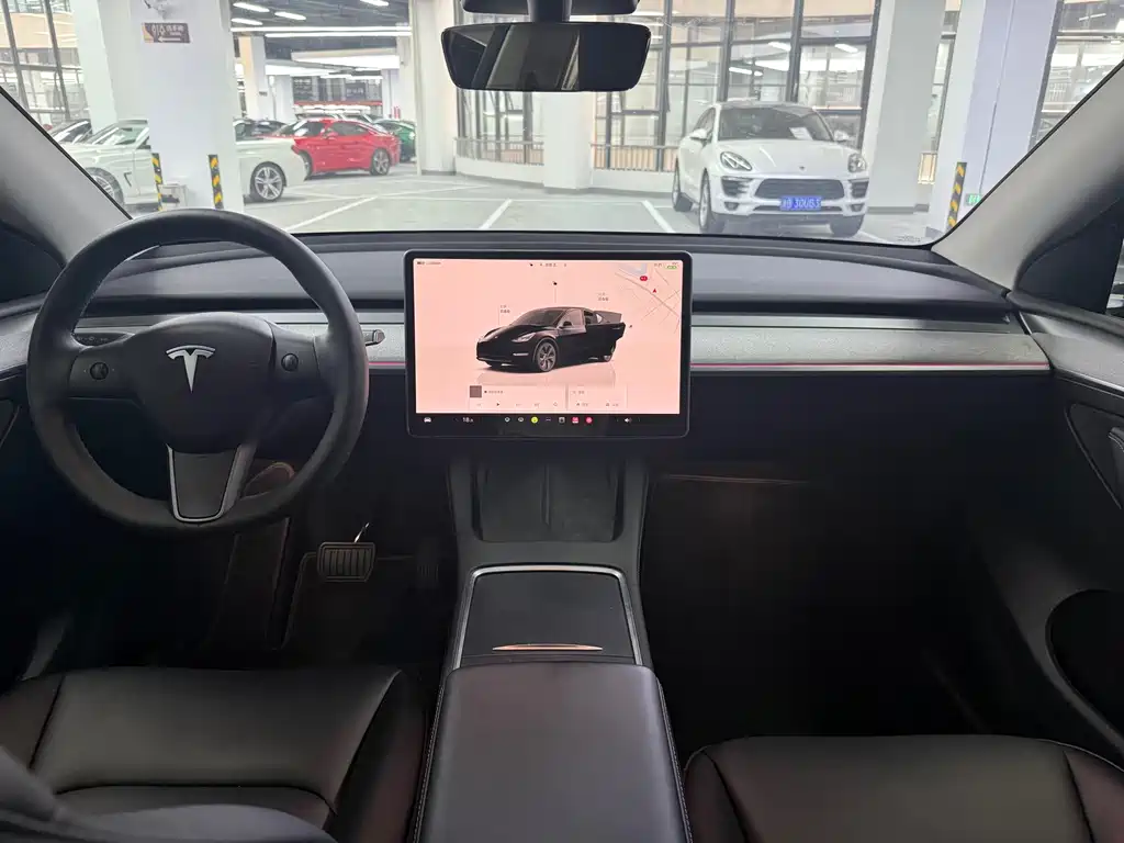 Tesla Model Y 2024 — фото 12