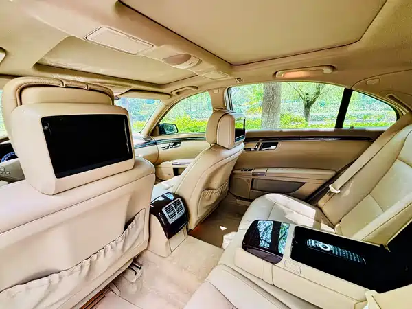 Mercedes-Benz S-Class 2012