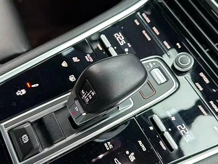 Porsche Panamera 2024 — фото 17