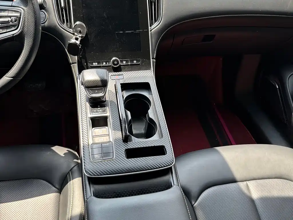 Roewe i6 MAX 2022 — фото 8