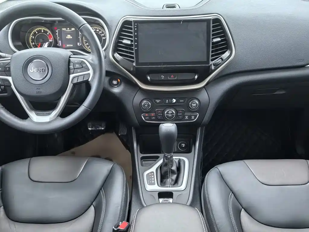 Jeep Cherokee 2017 — фото 14