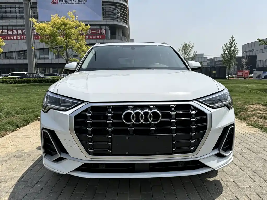 Audi Q3 2023 — фото 1