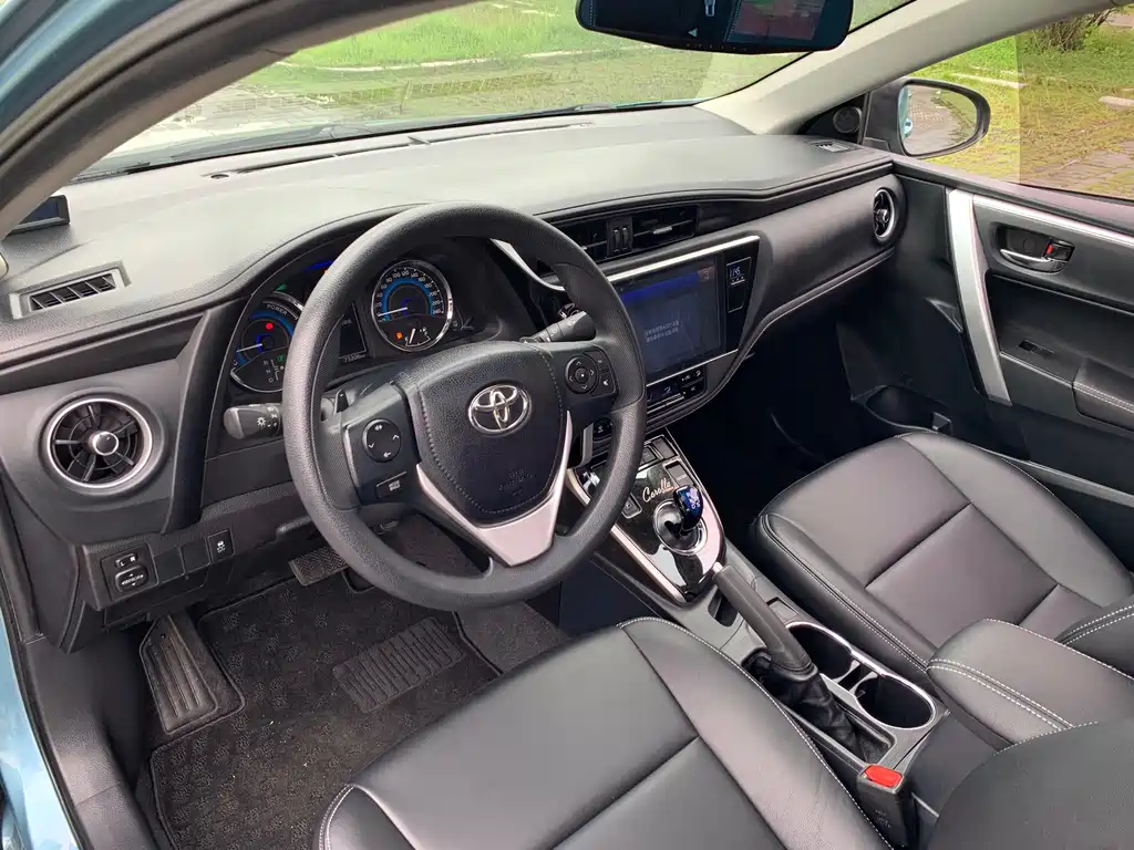 Toyota Corolla 2018 — фото 8