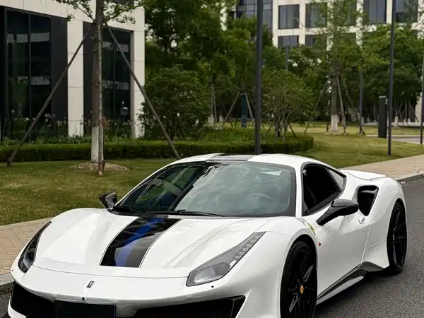 Ferrari 488 2015