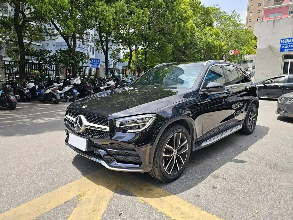 Mercedes-Benz GLC 2022 — фото 1