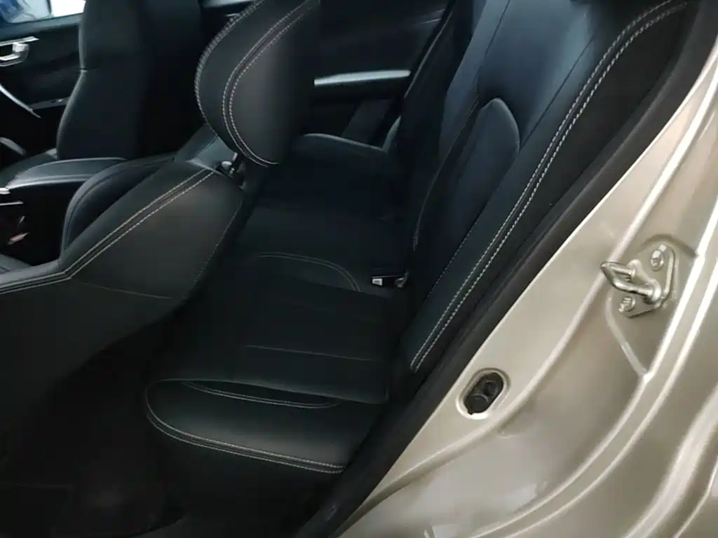 Geely Vision X3 2020 — фото 17