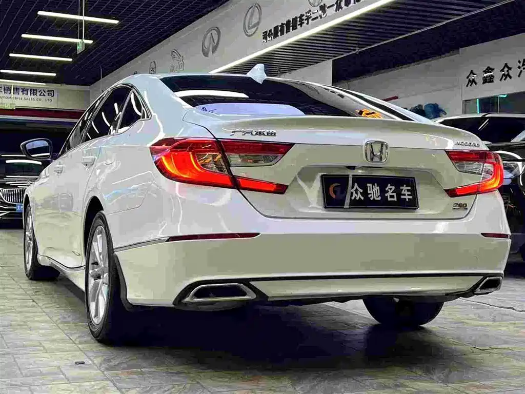 Honda Accord 2018 — фото 9